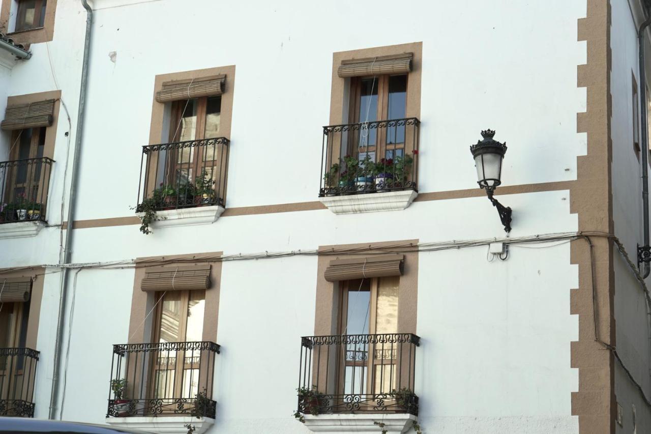 Destino Deluxe Plaza De Santiago - 2 Hab Appartement Caces Buitenkant foto